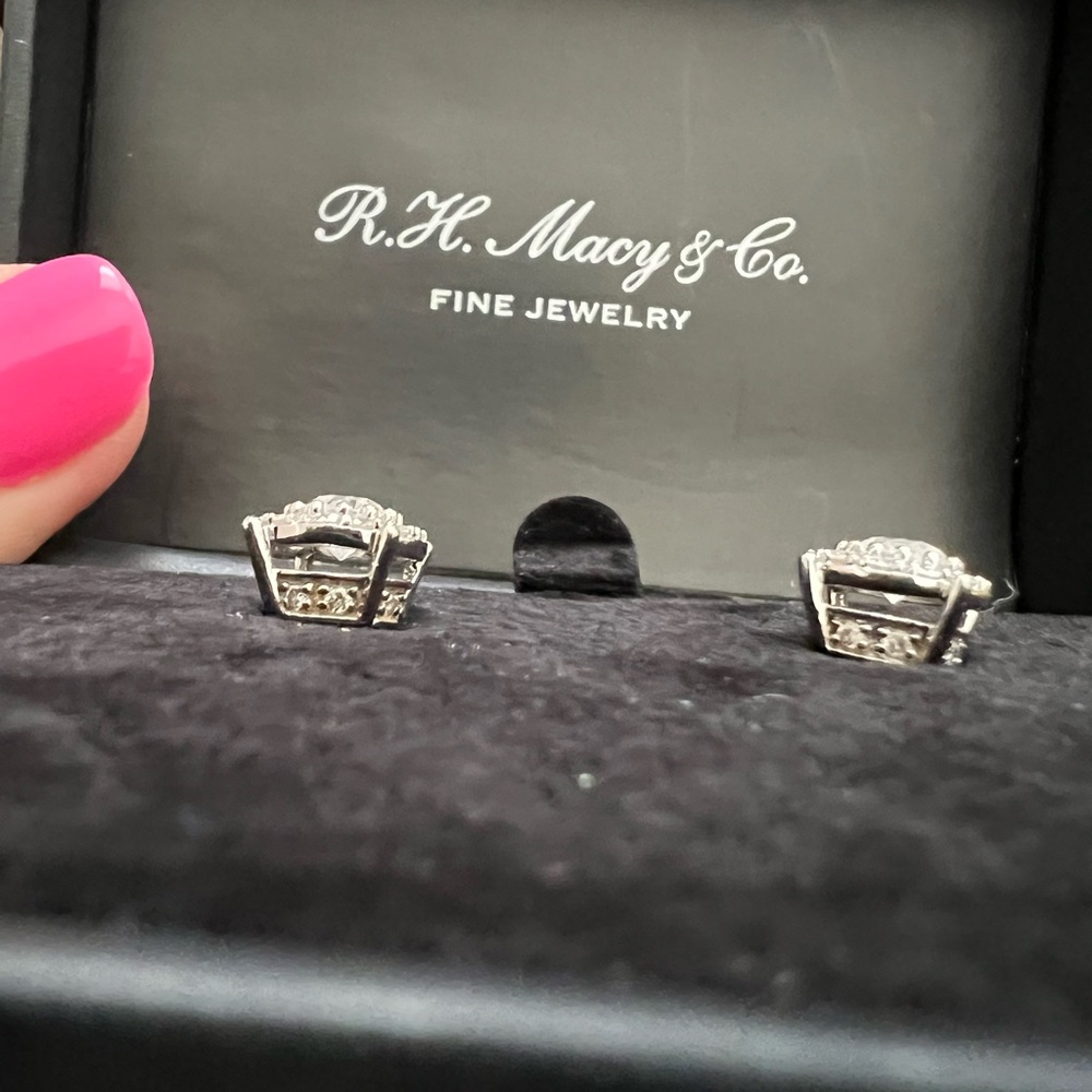 ✨R.H. Macy & Co. Fine Jewelry✨ Diamond Earrings - Picture 10 of 10
